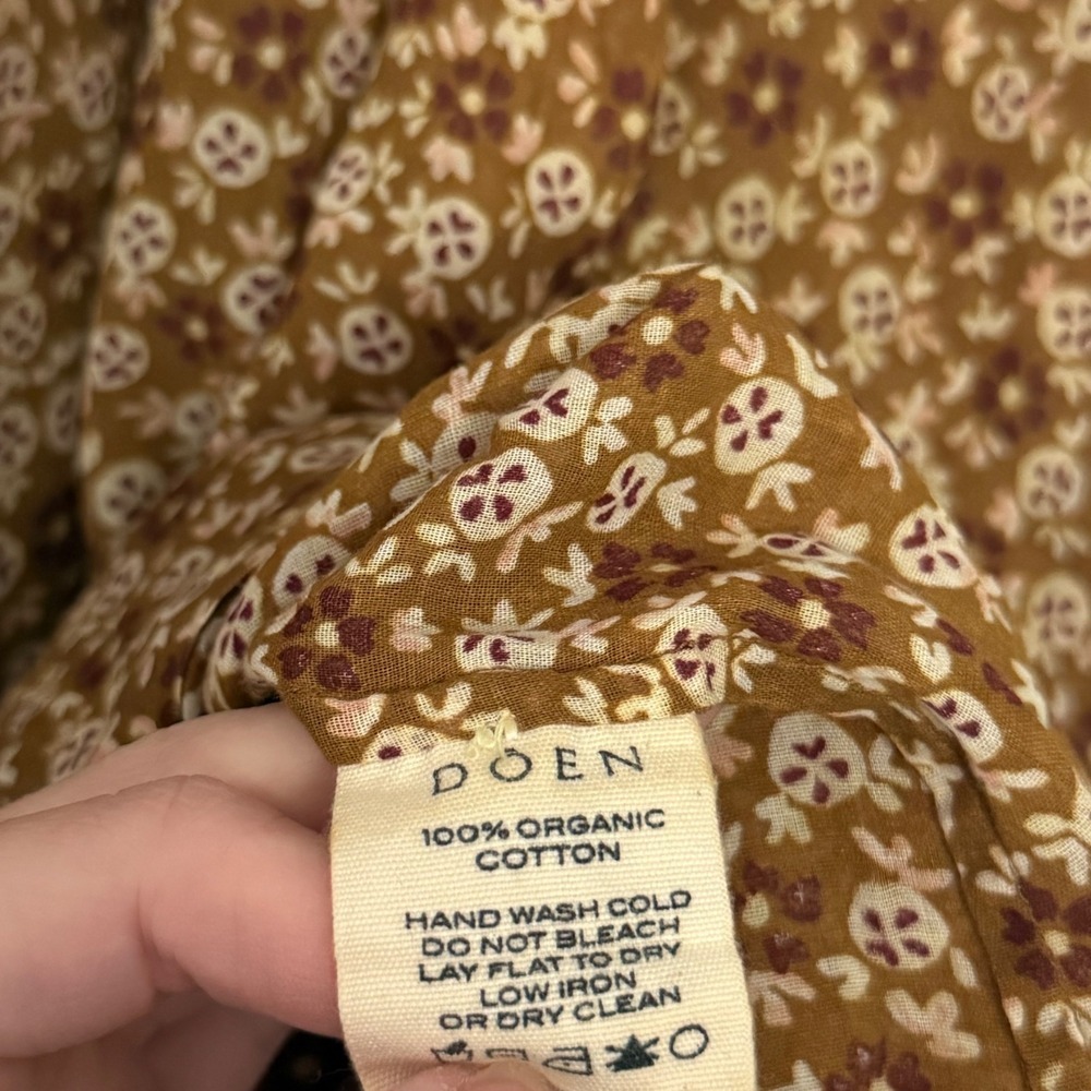 Doen Jane Long Sleeve Button Front Top in Golden Mesa Floral - XSmall FLAWED - Picture 6 of 7